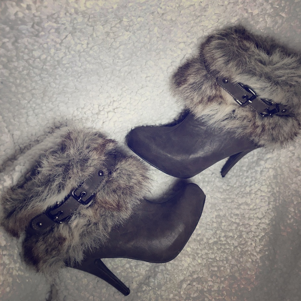 Women’s fur bootiesBRAND NEW. NWOT